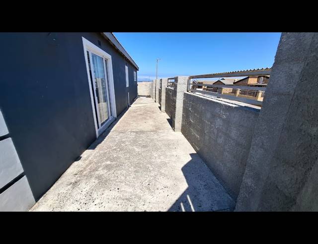 3 BEDROOM HOUSE FOR SALE IN STRANDFONTEIN